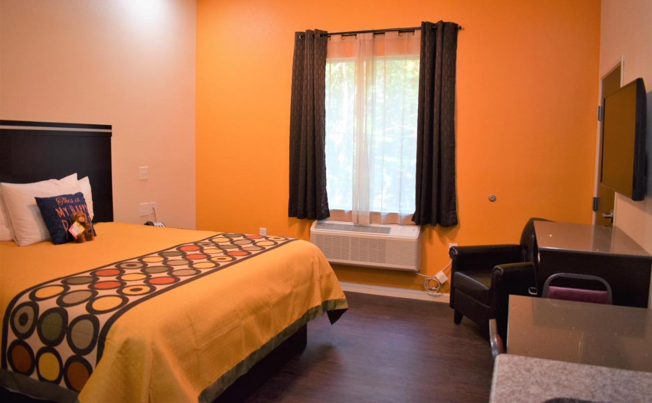 Texas Bungalows Hotel & Suites Austin Bagian luar foto